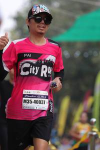 BIB: 421952, 40037
                            <button type="button" onclick="openModal(7975089)" class="btn btn-primary btn-sm float-right btn-popup" data-toggle="modal" data-target=".modal-high-quality">
                        <i class="fas fa-shopping-cart"></i> Add to Cart
                    </button>
                                            <button type="button" onclick="isThisMe(7975089, true)" class="btn btn-success btn-sm float-right btn-popup btn-isme hidden" data-toggle="tooltip" data-placement="bottom" title="นี่คือรูปของคุณใช่ไหม คลิกที่นี่เพื่อเอาเข้าอัลบั้ม">
                        <i class="fas fa-plus"></i> Add to album
                    </button>
                    <button type="button" onclick="isThisMe(7975089, false)" class="btn btn-warning btn-sm float-right btn-popup btn-isnotme hidden">
                        <i class="fas fa-ban"></i> Remove from album
                    </button>